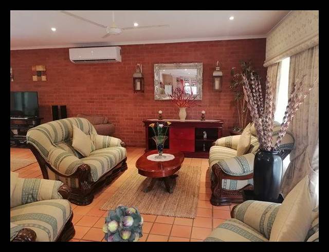 4 BEDROOM HOUSE FOR SALE IN MEER EN SEE